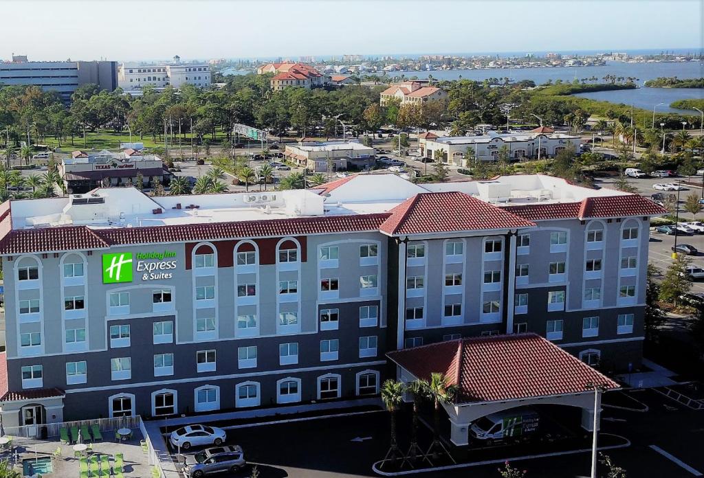 Holiday Inn Express & Suites - St. Petersburg - Madeira Beach an IHG Hotel Main image 1